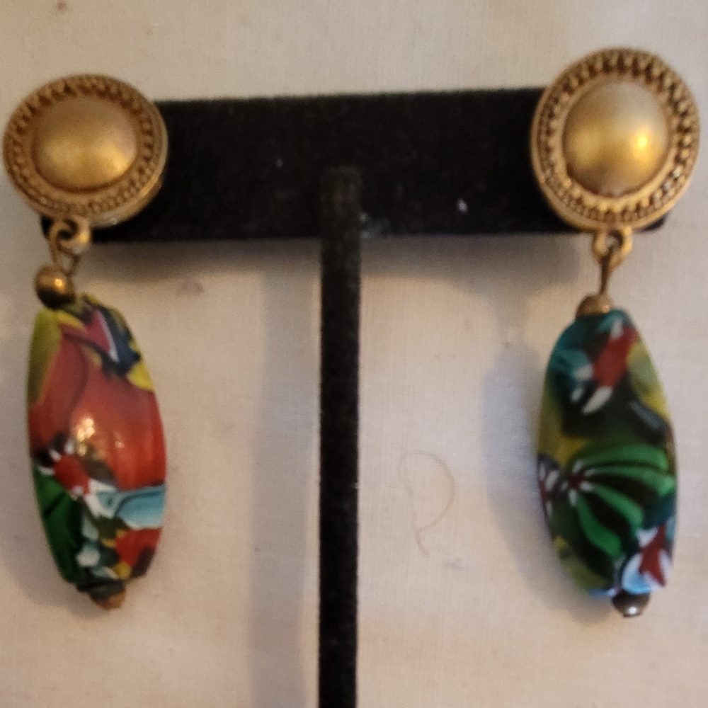 - Vtg "painted " earrings